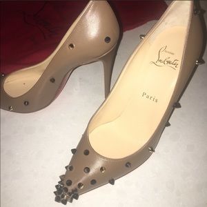 NWT DEGRASPIKE / 100 / Christian Louboutins SZ 37